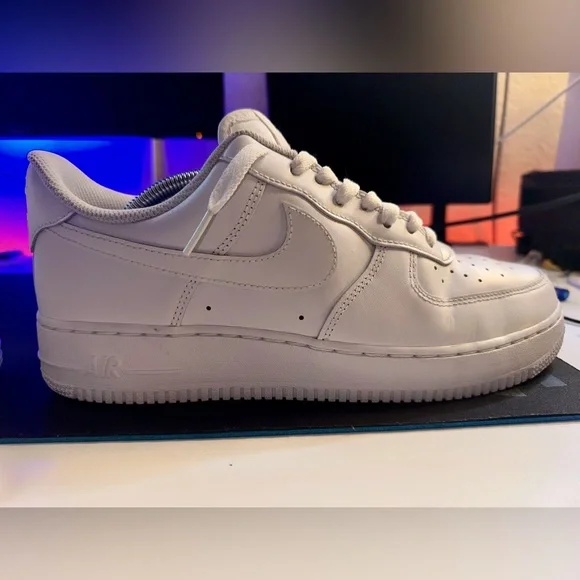 Nike Air Force 1 '07 Lows - Picture 2 of 14